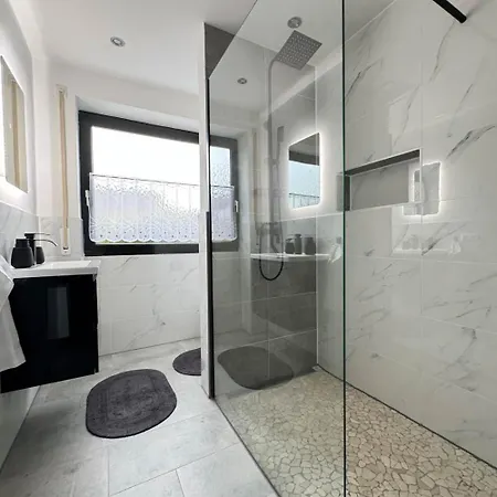 Kms Homes - Garden - Netflix - Modern * Günzburg