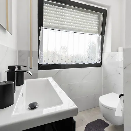 Lägenhet Kms Homes - Garden - Netflix - Modern *