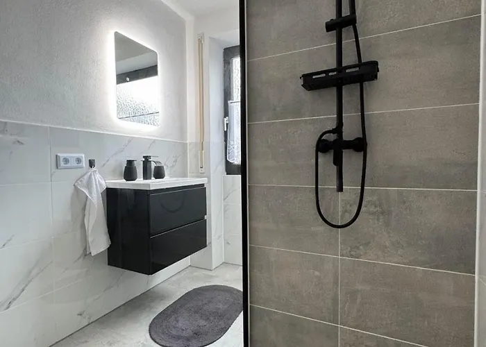 Kms Homes - Garden - Netflix - Modern * Günzburg